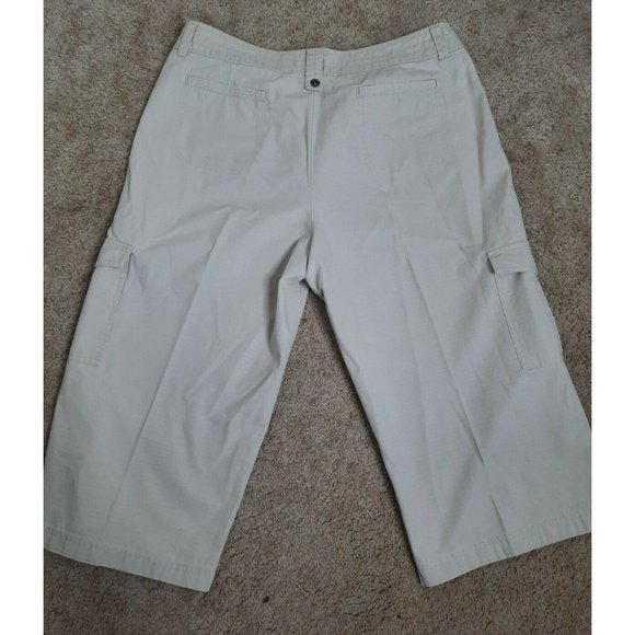 Gander Mountain Beige Cargo Capri Pants Size 16 - Picture 10 of 10